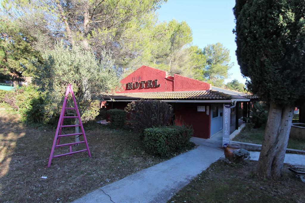 Kyriad Aix-En-Provence Mas Des Oliviers Bagian luar foto